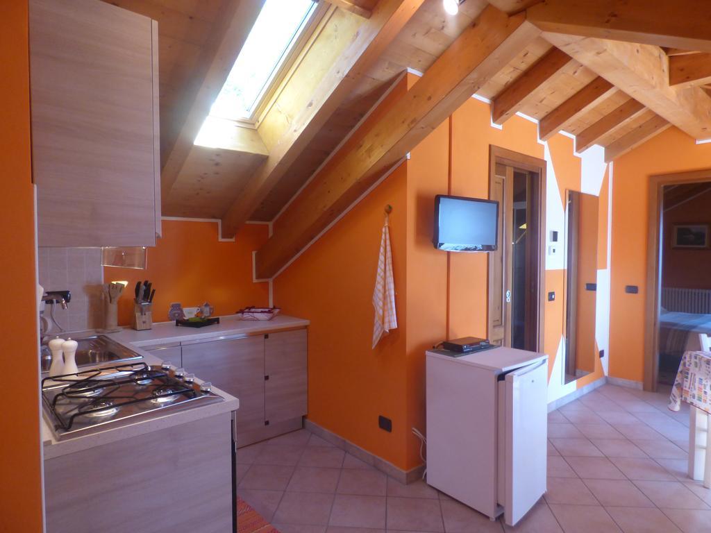 Casale Fe-Wo - Appartamenti Con Vista Lago Канеро Ривиера Екстериор снимка